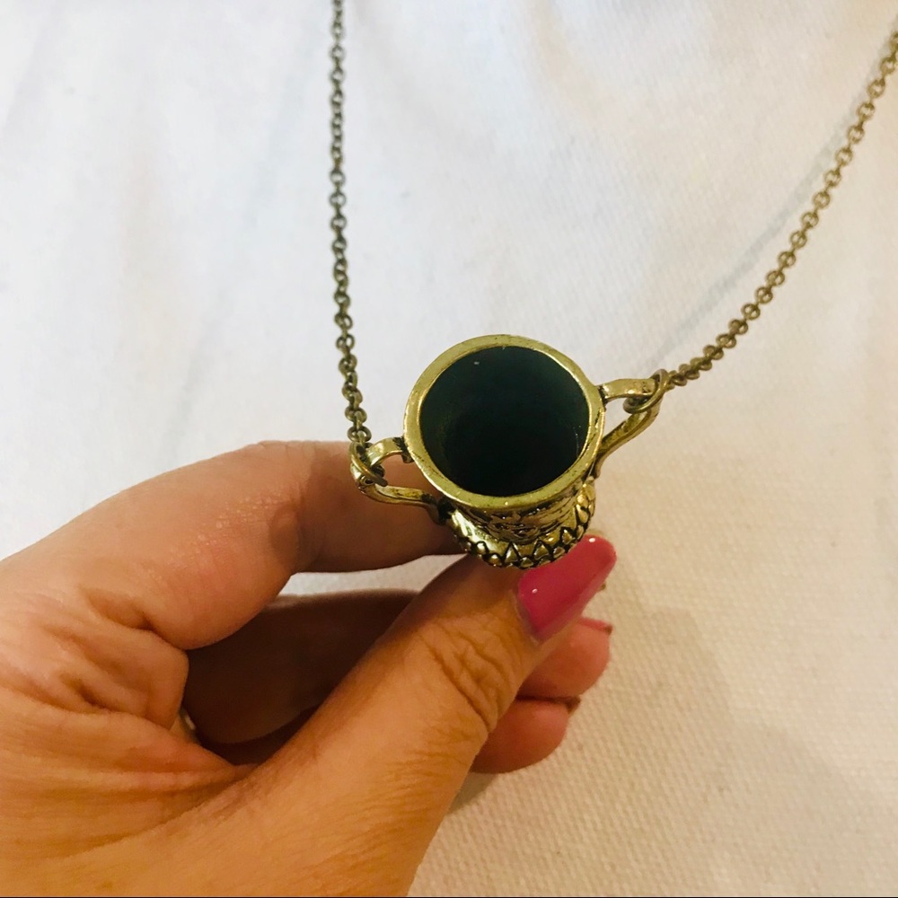 🏰 Harry Potter Hufflepuff Necklace - Picture 5 of 8